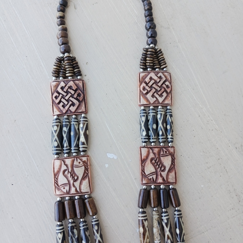 Vtg Tribal style 4 strand Hand carved Yak bone & resin Statement necklace Nepal - Picture 3 of 8